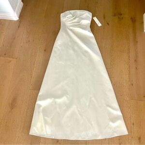 Elegant Strapless Cream Gown